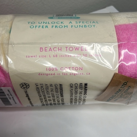 Funny Poolside Leisure Club Wavy Stripe Beach Towel in Pink & Off White NWT - Picture 4 of 5
